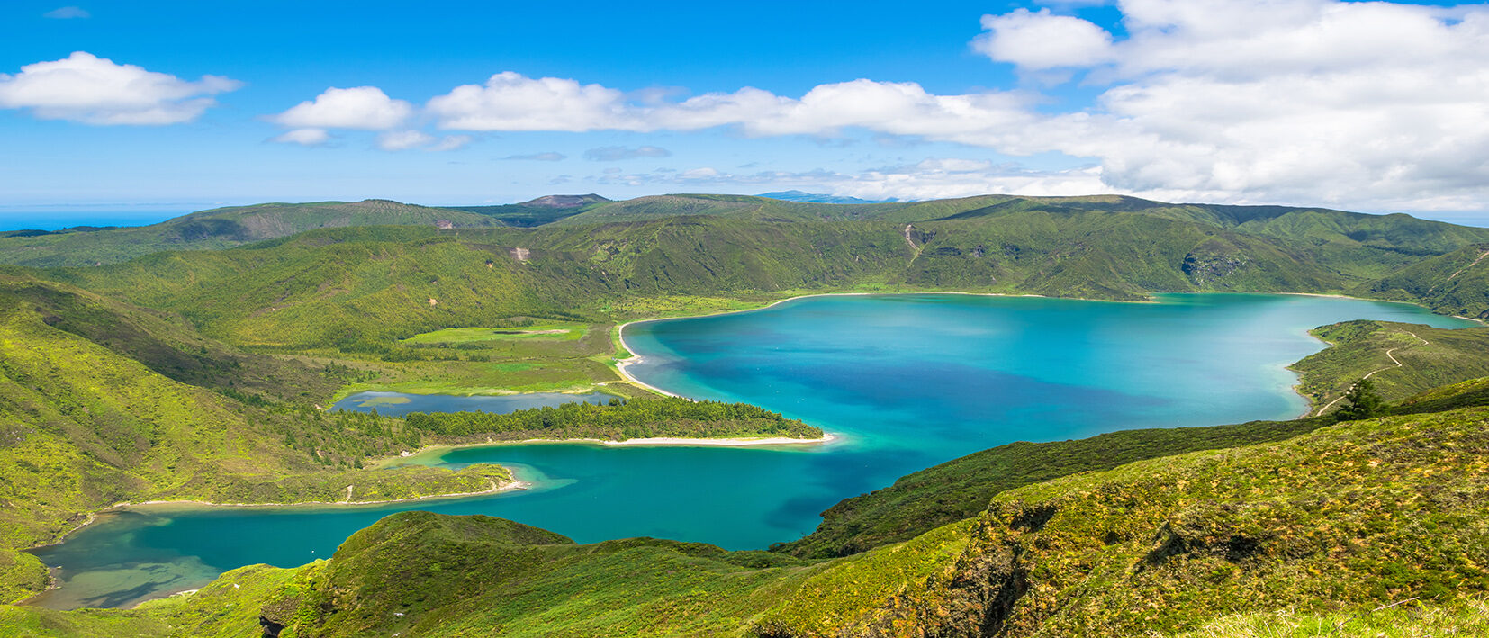 Lagoa Fago au centre de l'île de São Miguel dans l'archipel portugais des Açores au cours d'un voyage Nirvatravel