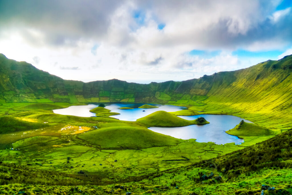 Panorama sur la Caldeira de l'ile de Corvo aux Açores