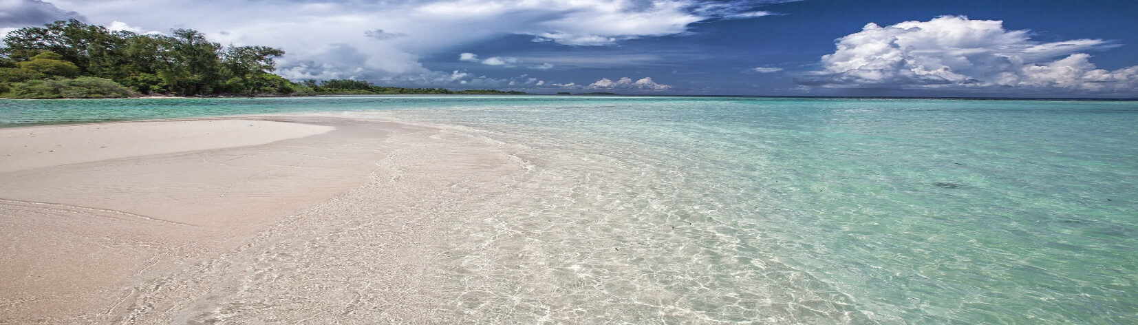 Plage paradisiaque de Trou d'Argent lors d'un voyage à l'ile Rodrigues sur mesure avec une agence locale Nirvatravel.